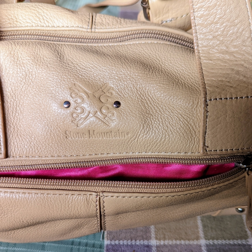 Stone Mountain Tan leather purse - Picture 5 of 11